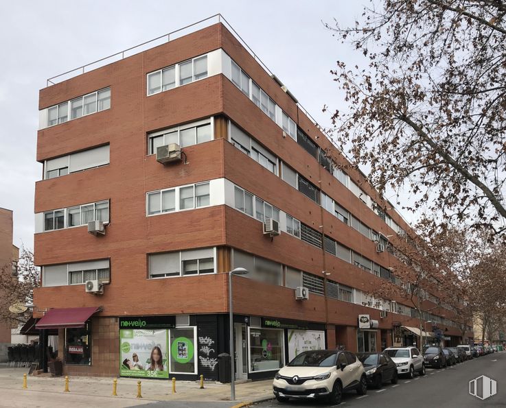 Local en venta en Calle Joan Miró, 2, Pinto, Madrid, 28320 con coche, edificio, ventana, luz de estacionamiento automotriz, vehículo terrestre, rueda, cielo, neumático, vehículo y bloque de torre alrededor