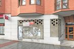 Retail for sale & for rent at Centro Claret, Segovia, 40003 with window, door, building, fixture, architecture, road surface, font, neighbourhood, art and brickwork around