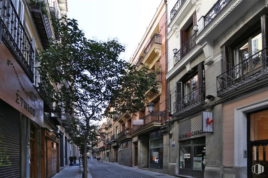 Local en alquiler en Calle Echegaray, 9, Centro, Madrid, 28014 con edificio, durante el día, cielo, ventana, infraestructura, superficie de la carretera, árbol, diseño urbano, zona residencial y callejón alrededor