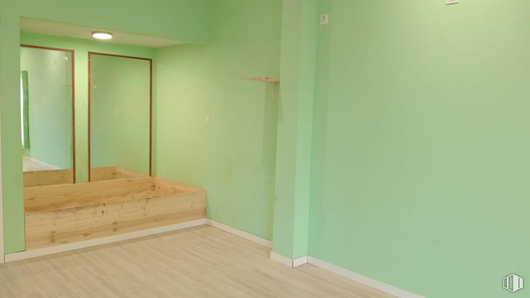 Retail for sale & for rent at Sector Literatos, 27, Tres Cantos, Madrid, 28760 with flooring, wall, floor, wood, interior design, ceiling, room, wood flooring, wood stain and laminate flooring around