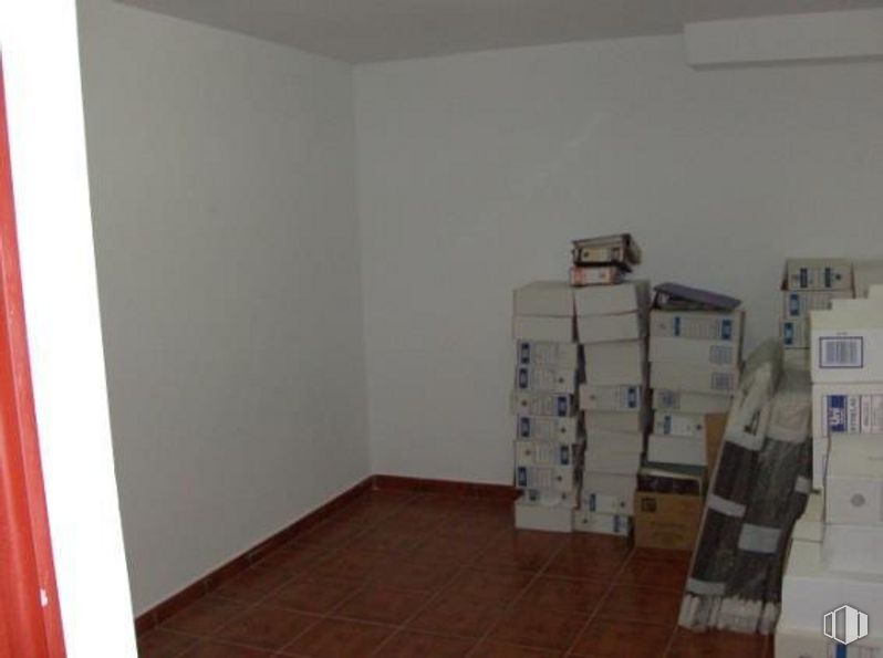 Local en venta en Calle Nicolás Sánchez, 109, Usera, Madrid, 28026 con madera, piso, suelo, gas, madera, caja de envío, cartón, yeso, evento y pintura alrededor