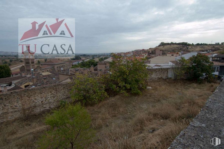 Land for sale at Calle Subida del Hospital, Toledo, 45006 with sky, plant, cloud, plant community, ecoregion, land lot, grass, landscape, tree and rural area around