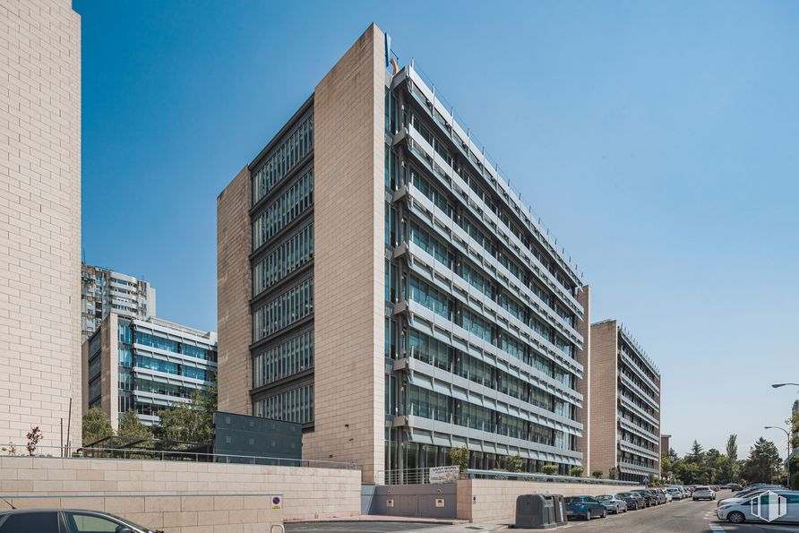 Oficina en alquiler en Calle Serrano Galvache, 56, Ciudad Lineal, Madrid, 28033 con edificio, cielo, coche, bloque de torre, diseño urbano, vehículo, condominio, barrio, área residencial y propiedad material alrededor