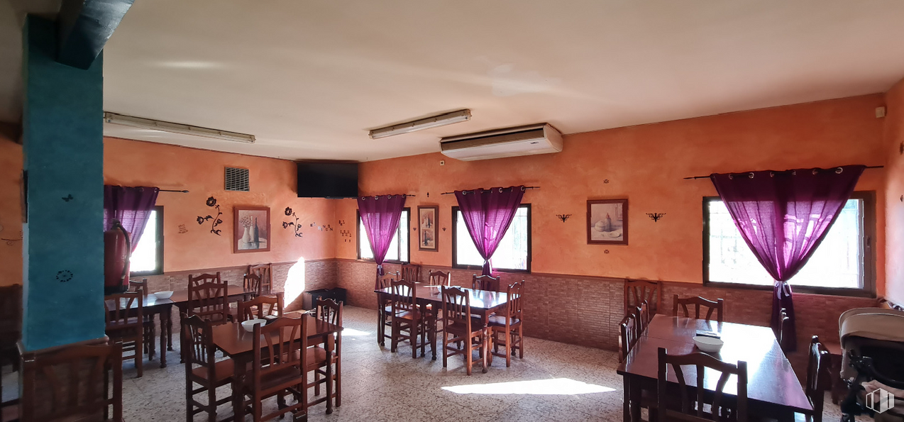 Retail for sale & for rent at Calle Lagartera, Escalona, Toledo, 45910 with lighting, furniture, table, chair, interior design, houseplant, picture frame, real estate, curtain and building around