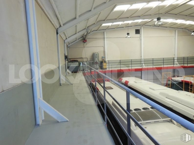 Industrial for rent at Santa María de Benquerencia, Toledo, 45006 with fixture, composite material, engineering, glass, building, aluminium, metal, machine, steel and ceiling around