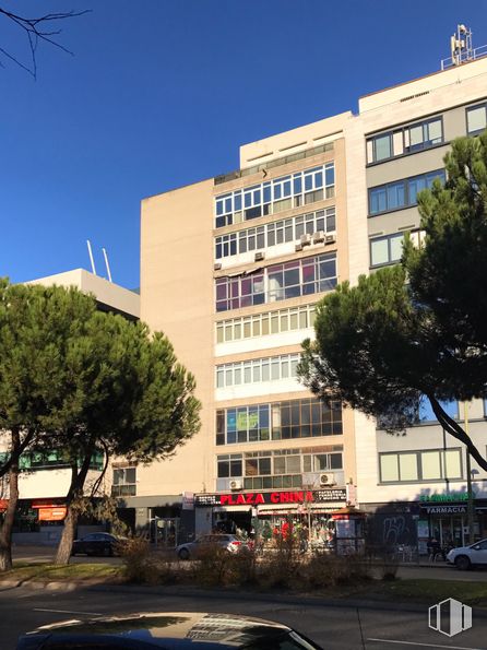 Oficina en venta en Calle Hermanos García Noblejas, 39, San Blas - Canillejas, Madrid, 28037 con edificio, ventana, planta, árbol, cielo, diseño urbano, condominio, bloque de pisos, vecindario y propiedad material alrededor