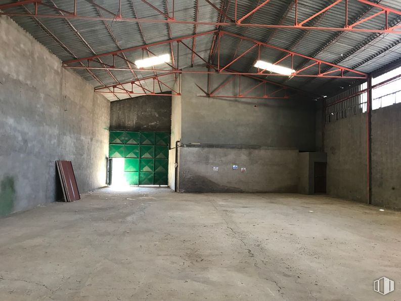 Industrial for sale at Calle Dr. Benéitez, 11, Manzaneque, Toledo, 45460 with fixture, composite material, hall, ceiling, house, flooring, wood, concrete, building and building material around