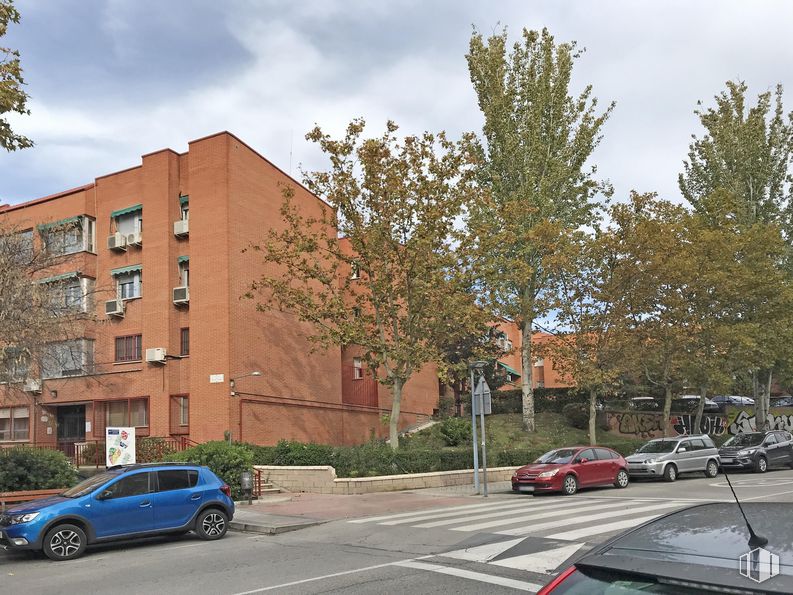 Nave en alquiler en Plaza Antonio Machado, 5, Rivas-Vaciamadrid, Madrid, 28529 con coche, edificio, luz de estacionamiento, rueda, vehículo terrestre, neumático, cielo, nube, vehículo y planta alrededor