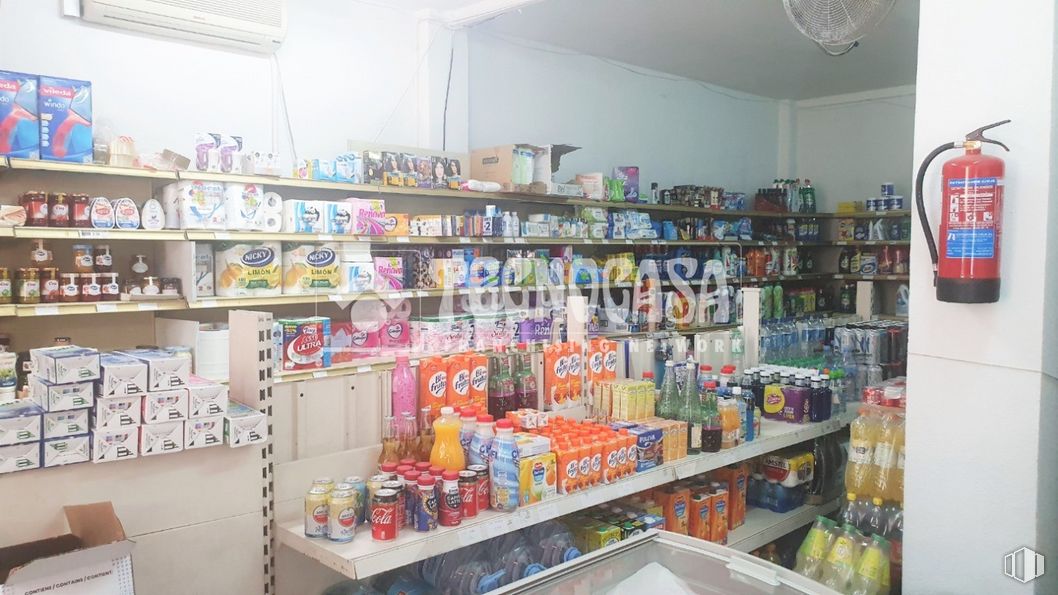 Retail for sale at Calle Presa, San Fernando de Henares, Madrid, 28830 with packaged goods, shelf, product, publication, shelving, interior design, retail, toy, souvenir and convenience store around