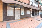 Retail for rent at Calle Dr. Barraquer, 7, Getafe, Madrid, 28903 with town, door, composite material, sidewalk, iron, metal, concrete, brick, walkway and alley around