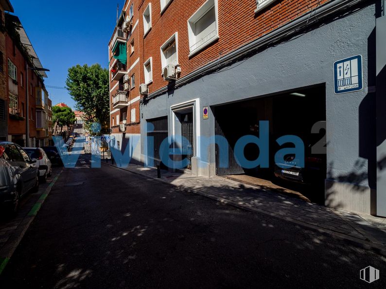 Local en venta en Calle Divino Redentor, Tetuán, Madrid, 28029 con coche, ventana, edificio, cielo, superficie de la carretera, neumático, planta, asfalto, pared y zona residencial alrededor