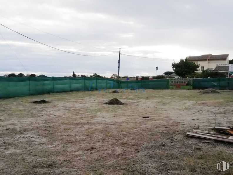 Land for sale at Zona Centro, El Viso de San Juan, Toledo, 45215 with sky, cloud, plant, land lot, tree, grass, asphalt, landscape, grassland and lawn around