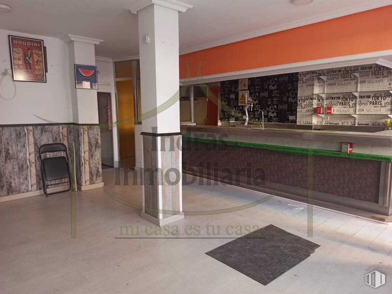 Retail for rent at Zona Ventilla - Almenara, Tetuán, Madrid, 28029 with picture frame, building, interior design, architecture, floor, door, house, hall, flooring and real estate around