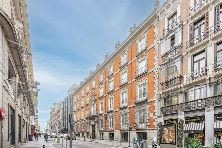 Oficina en alquiler en Calle Carrera de San Jerónimo, 15, Centro, Madrid, 28014 con edificio, cielo, ventana, nube, diseño urbano, vía pública, superficie de la carretera, condominio, zona residencial y fachada alrededor