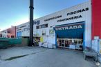 Industrial for rent at Calle Eduardo Torroja, 6, Móstoles, Madrid, 28936 with bench, building, sky, asphalt, window, gas, facade, wheel, road surface and city around