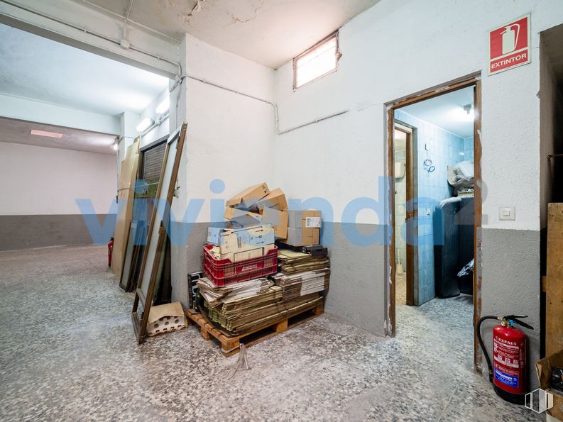 Local en venta en Calle Francisco del Pozo, Fuencarral - El Pardo, Madrid, 28034 con productos envasados, interiorismo, suelos, madera, suelo, gas, máquina, madera dura, arte y techo alrededor