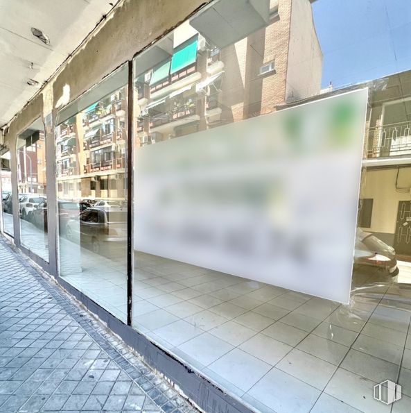 Retail for rent at Zona Centro, Leganés, Madrid, 28912 with urban design, flooring, wall, sidewalk, facade, building, glass, automotive design, commercial building and retail around