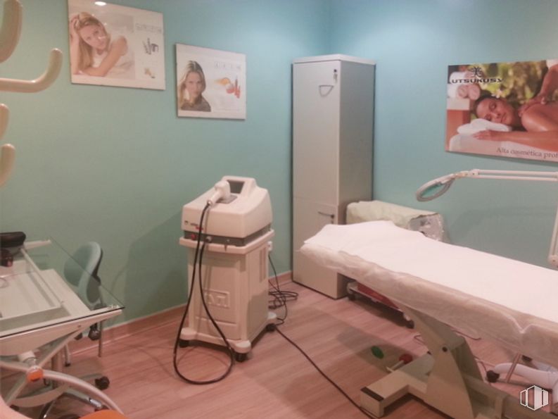 Local en venta en Calle San José de Calasanz, 10, Getafe, Madrid, 28902 con marco, persona, mueble, mesa, propiedad, atención de salud, equipo médico, edificio, médica y comodidad alrededor