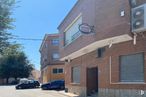 Retail for sale at Calle Arroyo Alto, Polán, Toledo, 45161 with car, window, building, door, sky, automotive parking light, vehicle, architecture, wheel and tree around