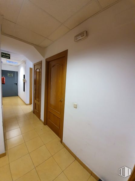 Nave en venta en Calle Industria, 12, Camarma de Esteruelas, Madrid, 28816 con puerta, accesorio, madera, suelo, suelos, techo, hall, asa, puerta de casa y habitación alrededor