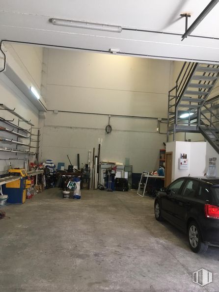 Nave en venta en Calle Talleres, 9, Alpedrete, Madrid, 28430 con rueda, coche, luz de estacionamiento automotriz, neumático, vehículo, edificio, luz trasera y de freno automotriz, vehículo motorizado, diseño automotriz y suelo alrededor