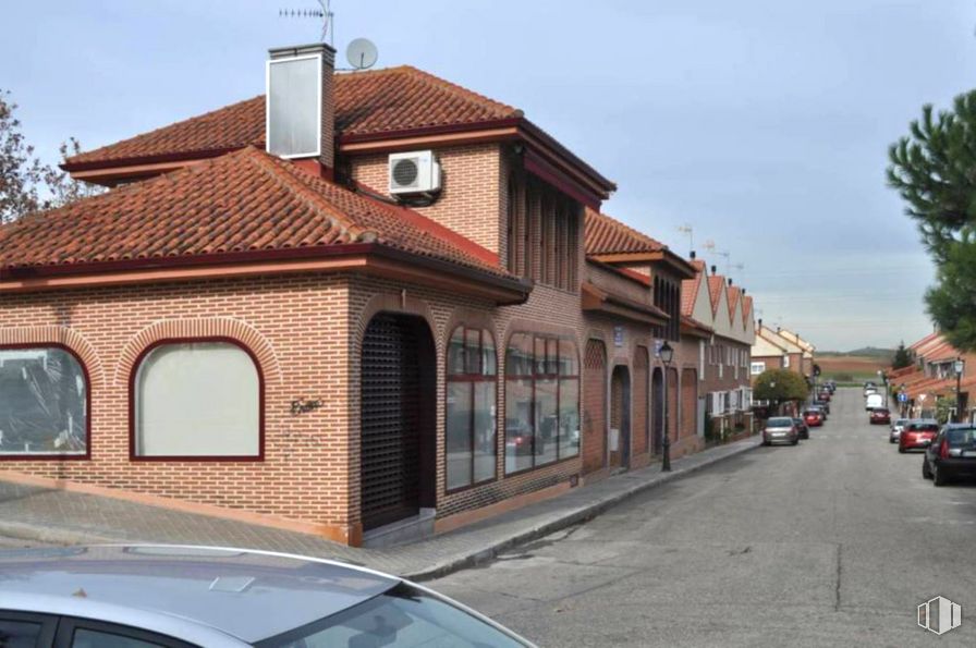 Local en alquiler en Calle Peñuelas, Daganzo de Arriba, Madrid, 28814 con ventana, casa, coche, vehículo terrestre, cielo, edificio, vehículo, placa de matrícula del vehículo, vehículo motorizado y neumático alrededor