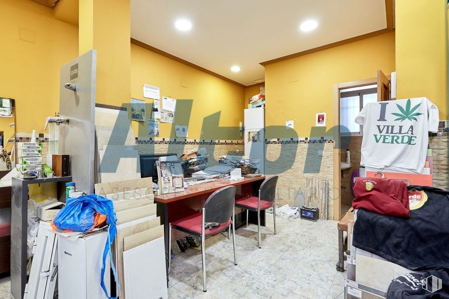 Local en venta en Calle Alberto Palacios, Villaverde, Madrid, 28021 con silla, parte superior, equipaje y bolsos, mesa, propiedad, diseño de interiores, escritorio, piso, suelo y madera alrededor