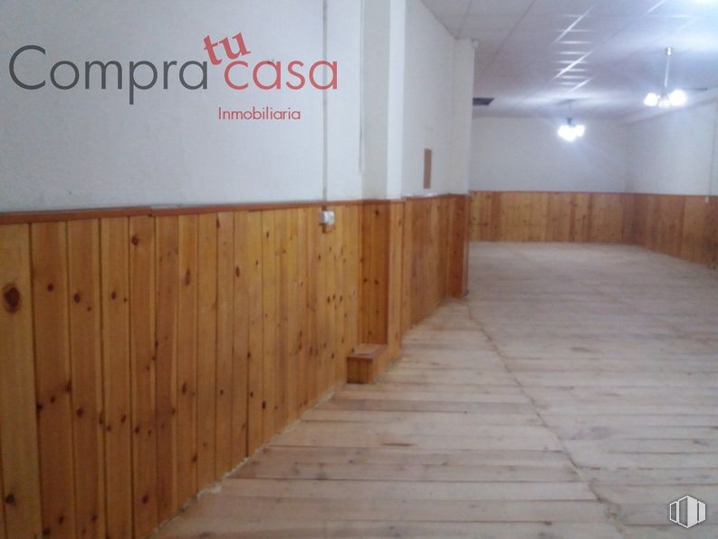 Retail for sale & for rent at Zona José Zorrilla, Segovia, 40005 with property, wood, flooring, floor, wall, wood stain, hardwood, plywood, ceiling and varnish around