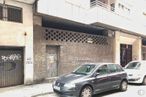 Local en alquiler y venta en Calle Santa Teresa de Jesús, 6, Talavera de la Reina, Toledo, 45600 con rueda, coche, neumático, ventana, luz de estacionamiento automotriz, vehículo terrestre, vehículo, iluminación automotriz, edificio y campana alrededor