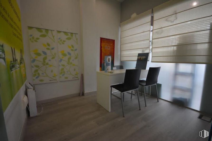 Local en alquiler en Zona Centro, Alcorcón, Madrid, 28921 con silla, madera, accesorio, edificio, diseño de interiores, arquitectura, suelo, piso, pared y bienes raíces alrededor