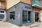 Retail for sale at Avenida Constitución, 42, Coslada, Madrid, 28820 with fixture, building material, composite material, facade, door, gas, glass, city, commercial building and shade around