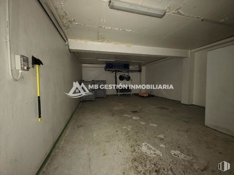 Nave en venta en Camino viejo de Getafe, Fuenlabrada, Madrid, 28946 con accesorio, suelo, suelos, material compuesto, techo, hormigón, edificio, pintura, aluminio y sótano alrededor