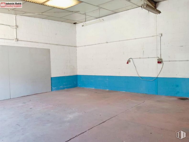 Industrial for sale at Polígono Industrial San Sebastián, Arganda del Rey, Madrid, 28500 with building, field house, floor, flooring, wood, hall, concrete, shade, ceiling and sports around