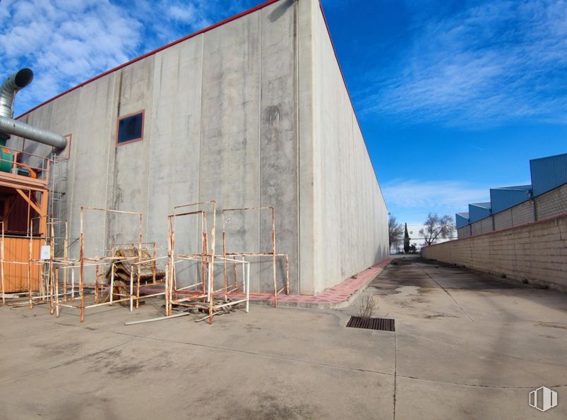 Industrial for sale at Polígono industrial Villacañas, Villacañas, Toledo, 45860 with sky, cloud, building, asphalt, composite material, road surface, engineering, facade, concrete and building material around