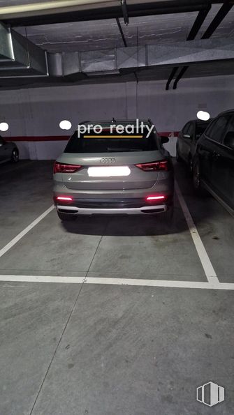 Office for sale at Calle Chile, Las Rozas de Madrid, Madrid, 28290 with car, wheel, tire, license plate, automotive lighting, automotive exterior, automotive parking light, car door, automotive tail & brake light and executive car around