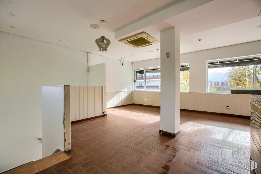 Local en venta en Calle Fermín Caballero, Fuencarral - El Pardo, Madrid, 28034 con alumbrado, propiedad, edificio, accesorio, madera, diseño de interiores, arquitectura, pasillo, casa y piso alrededor