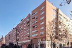 Oficina en venta en Avenida Libertad, Alcorcón, Madrid, 28924 con edificio, coche, cielo, ventana, planta, bloque de torres, luz de la calle, condominio, diseño urbano y árbol alrededor