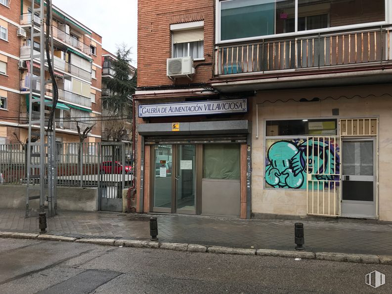 Retail for sale & for rent at Calle Galicia, 3, La Latina, Madrid, 28024 with building, window, daytime, neighbourhood, brick, tree, road surface, residential area, road and facade around