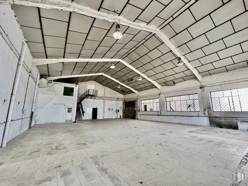 Industrial for rent at Camino Cementerio, Ávila, 05004 with window, lighting, fixture, hall, floor, building, composite material, wood, engineering and flooring around