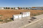 Land for sale at Avenida Bulevar Castilla La Mancha, 4, Marchamalo, Guadalajara, 19180 with building, sky, plant, road surface, asphalt, land lot, urban design, brick, grass and landscape around