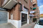 Retail for sale & for rent at Calle Agila, 10, La Latina, Madrid, 28011 with car, building, window, vehicle, automotive lighting, road surface, cloud, brick, brickwork and sidewalk around