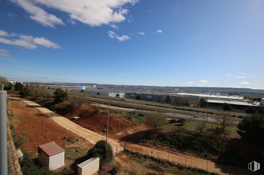 Nave en venta en Polígono industrial Cabanillas del Campo, Cabanillas del Campo, Guadalajara, 19171 con nube, cielo, planta, árbol, llano, paisaje, horizonte, ciudad, carretera y hierba alrededor