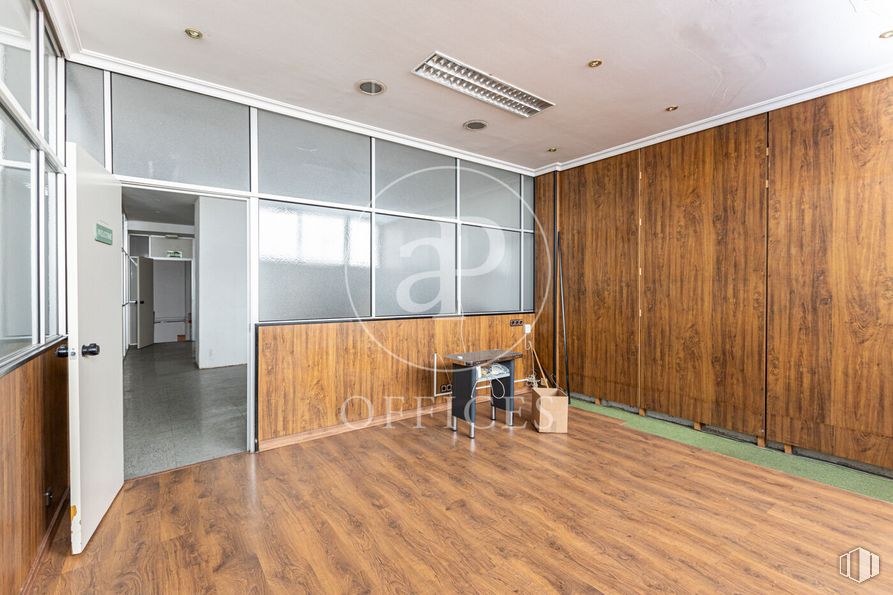 Office for sale at Calle Alfonso Gómez, San Blas - Canillejas, Madrid, 28037 with light fixture, lighting, property, building, hall, cabinetry, wood, interior design, flooring and floor around