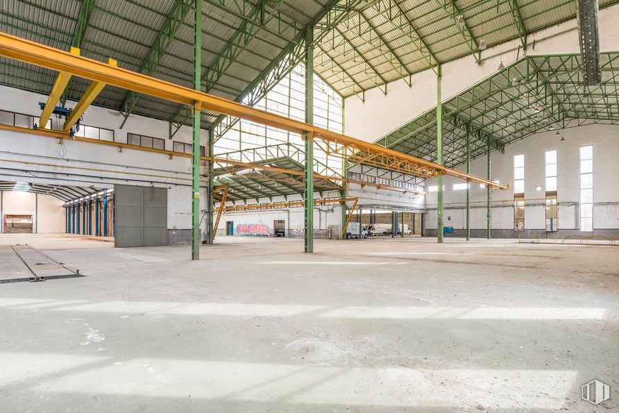 Industrial for sale at Carretera Madrid - Toledo, Olías del Rey, Toledo, 45280 with ceiling, floor, hall, beam, engineering, daylighting, building material and steel around