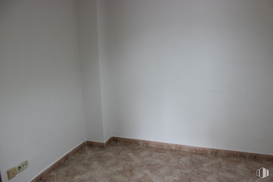 Oficina en alquiler en Plaza Moro Almanzor, 6, Rivas-Vaciamadrid, Madrid, 28529 con madera, suelo, pintura, piso, accesorio, madera, tinte para madera, edificio, suelos laminados y yeso alrededor