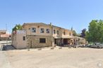 Retail for sale at Calle Bayona, 44, Boceguillas, Segovia, 40560 with car, house, sky, property, window, tree, building, neighbourhood, asphalt and road surface around