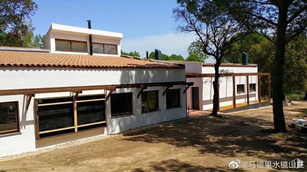 Land for sale at Zona El Rincón, s/n, Aldea del Fresno, Madrid, 28620 with window, house, sky, building, tree, shade, land lot, fixture, wood and cottage around