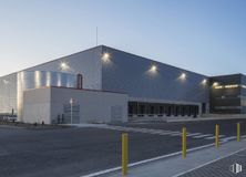 Nave en alquiler en SEGRO Logistics Park Getafe II, Zona Gavilanes, Getafe, Madrid, 28906 con edificio, cielo, asfalto, fachada, edificio comercial, casa, tejado, gas, sombra y ventana alrededor