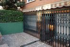 Retail for sale at Casco antiguo, Las Rozas de Madrid, Madrid, 28230 with window, house, animal, building, plant, tree, wood, fence, road surface and facade around