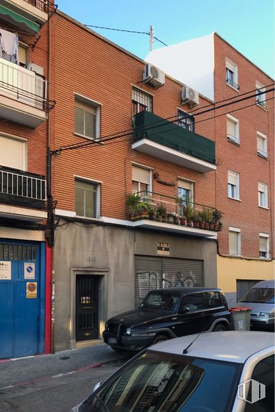 Local en venta en Calle Peña de la Atalaya, 44, Puente de Vallecas, Madrid, 28053 con coche, ventana, edificio, puerta, vehículo terrestre, cielo, propiedad, vehículo, infraestructura y vehículo motorizado alrededor